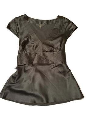 Express Design Studio Women's Black Silk Blend Cap Sleeve V-Neck Blouse with Sas